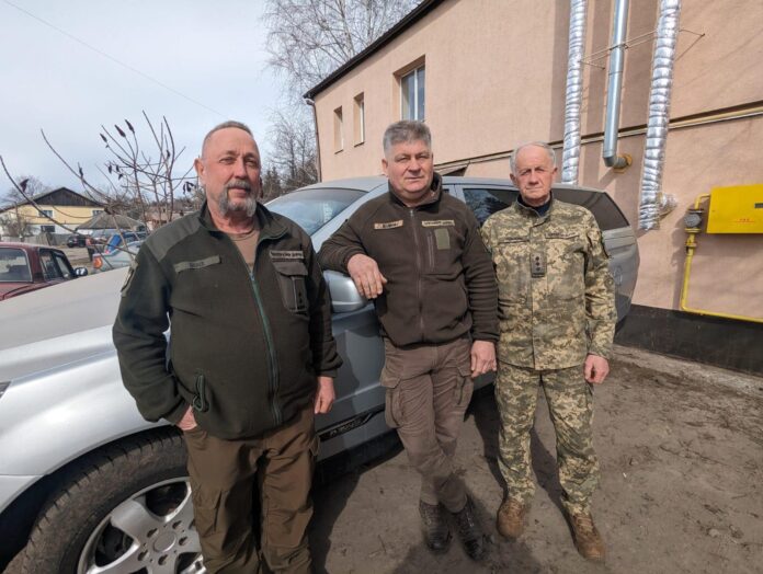 заступник командира Краснокутського ДФТГ Г.М. Дука, перший заступник командира цього ж підрозділу Ю.О. Дикун та командир С.Д. Лазуренко